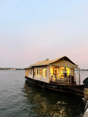 Alleppey Houseboat 